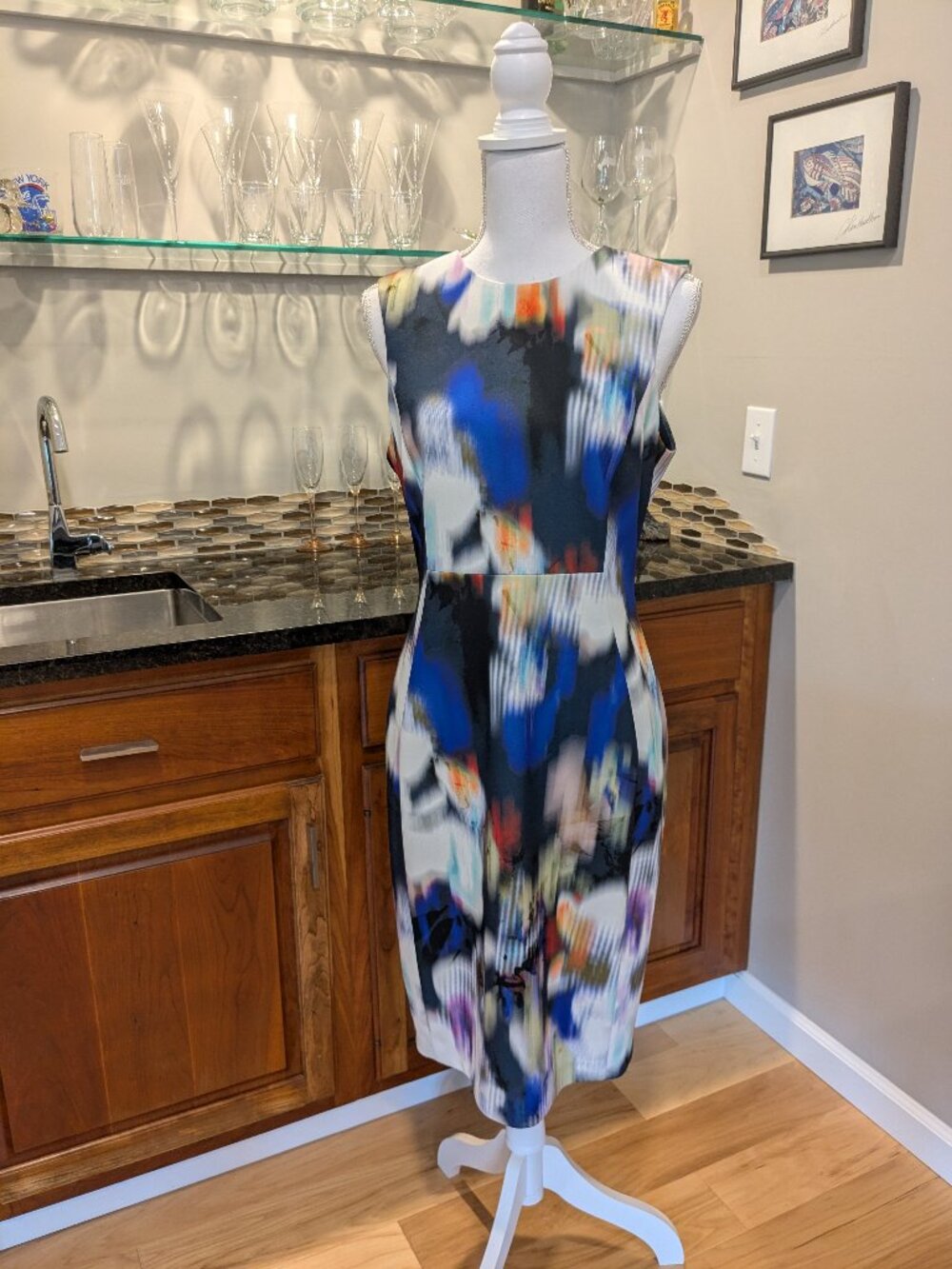 Lovely Calvin Klein Blue & Ivory Abstract Print Sleeveless Sheath Dress Size 8